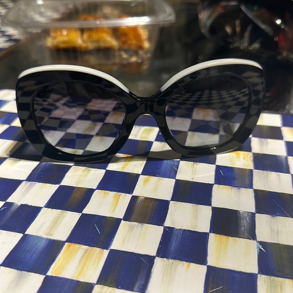 Brand new Chanel sunnies